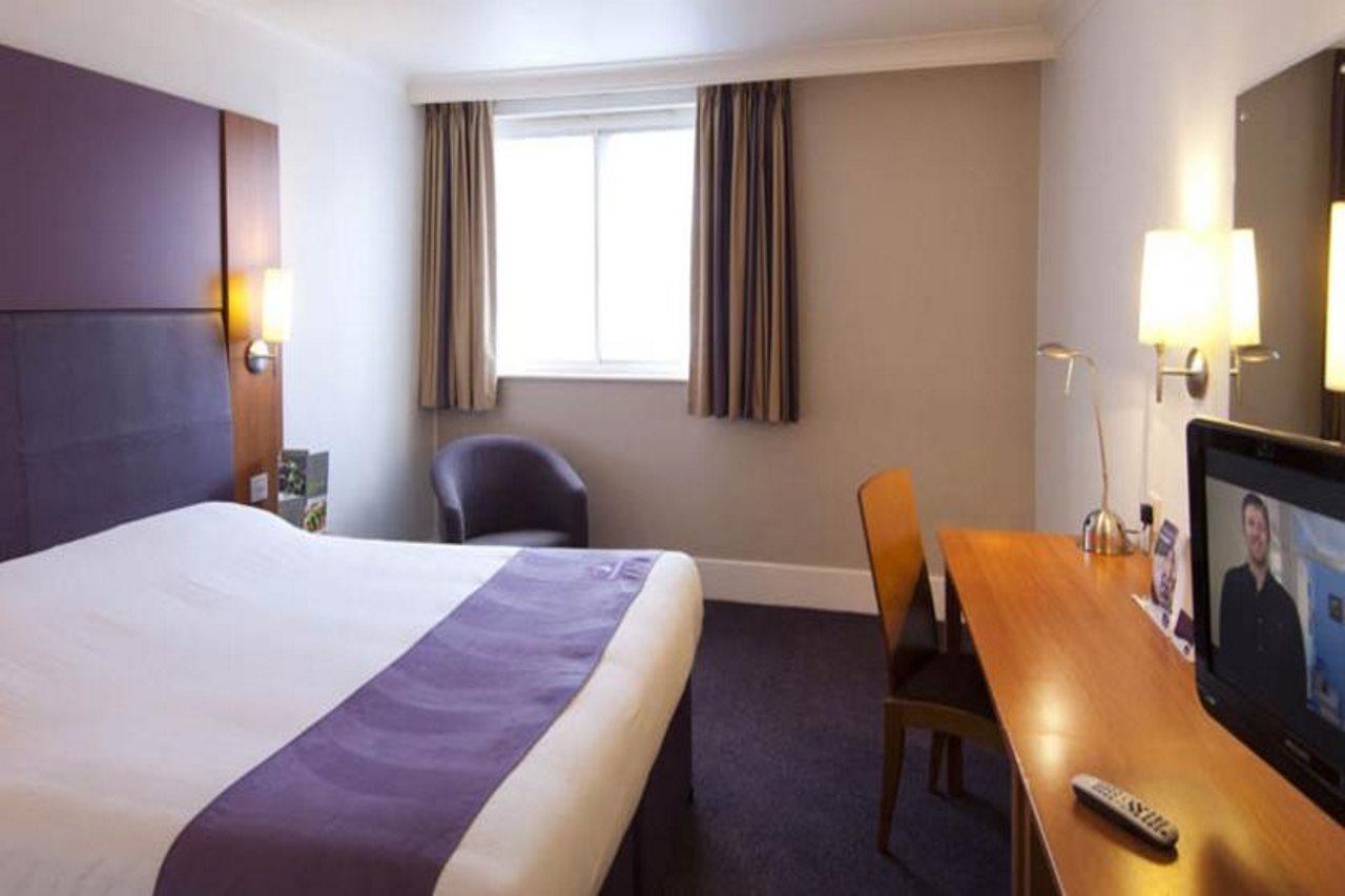 Premier Inn Glasgow Milngavie Eksteriør bilde